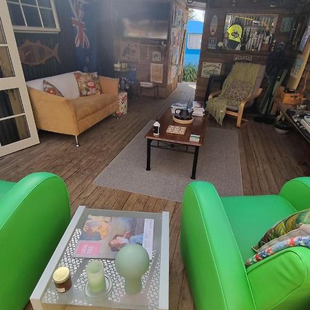 Raglan West Retro Beach Vibe Accommodation Exteriér fotografie